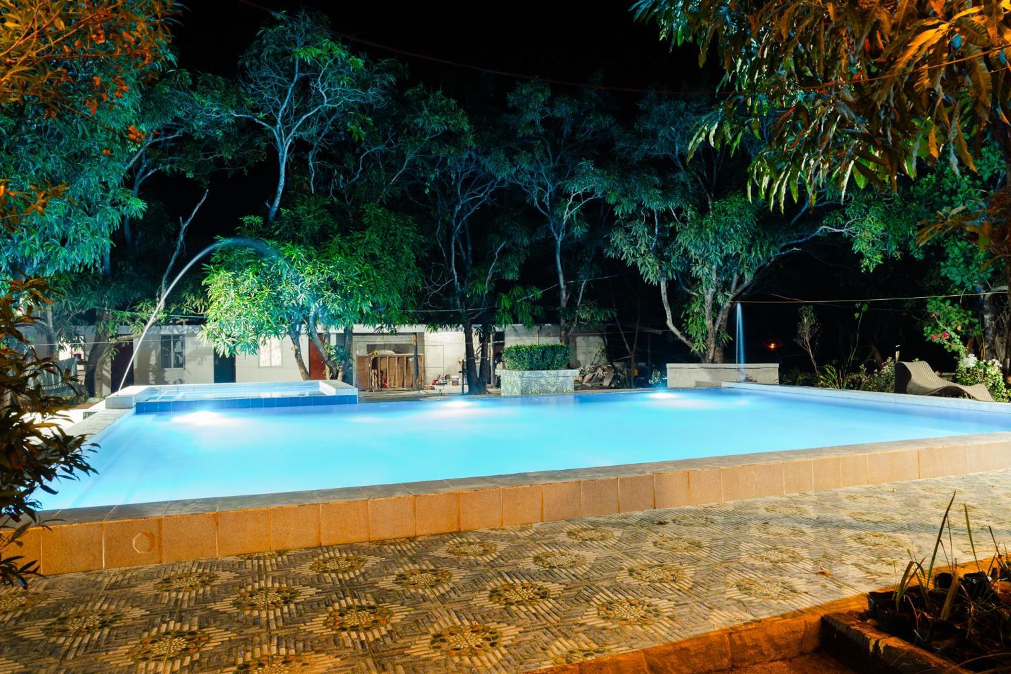 Q Beach Resort Cabangan Luaran gambar