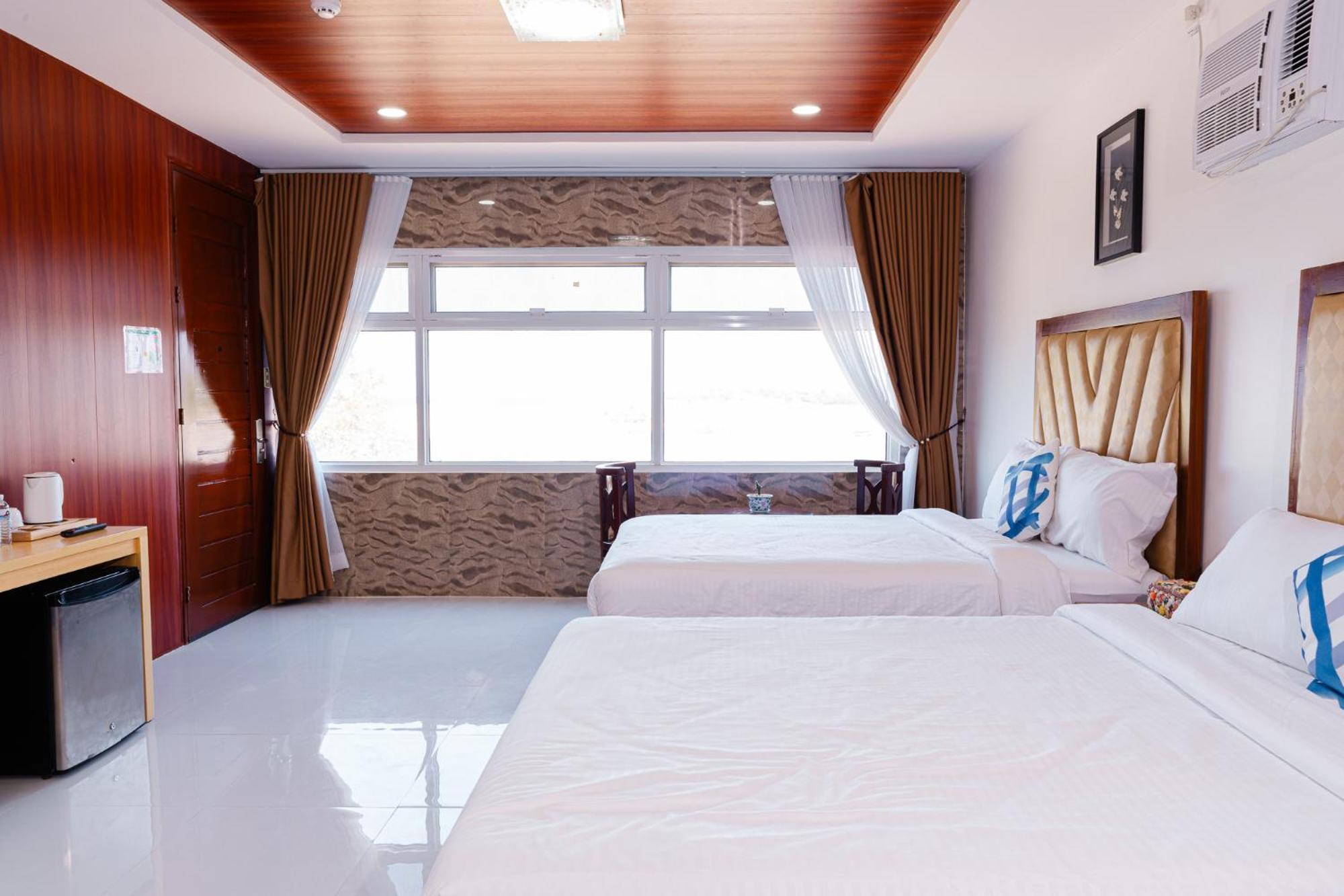 Q Beach Resort Cabangan Luaran gambar
