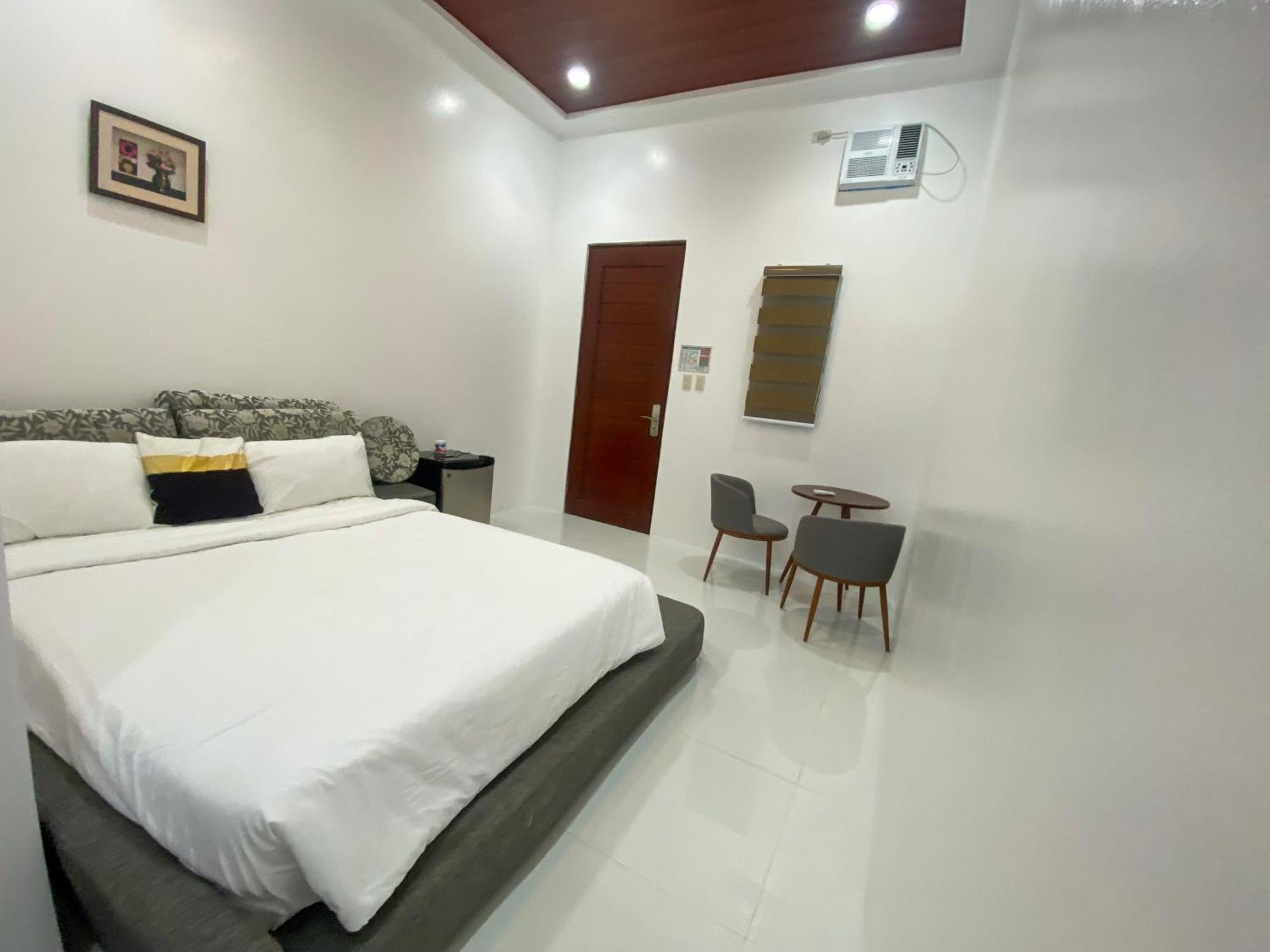 Q Beach Resort Cabangan Luaran gambar